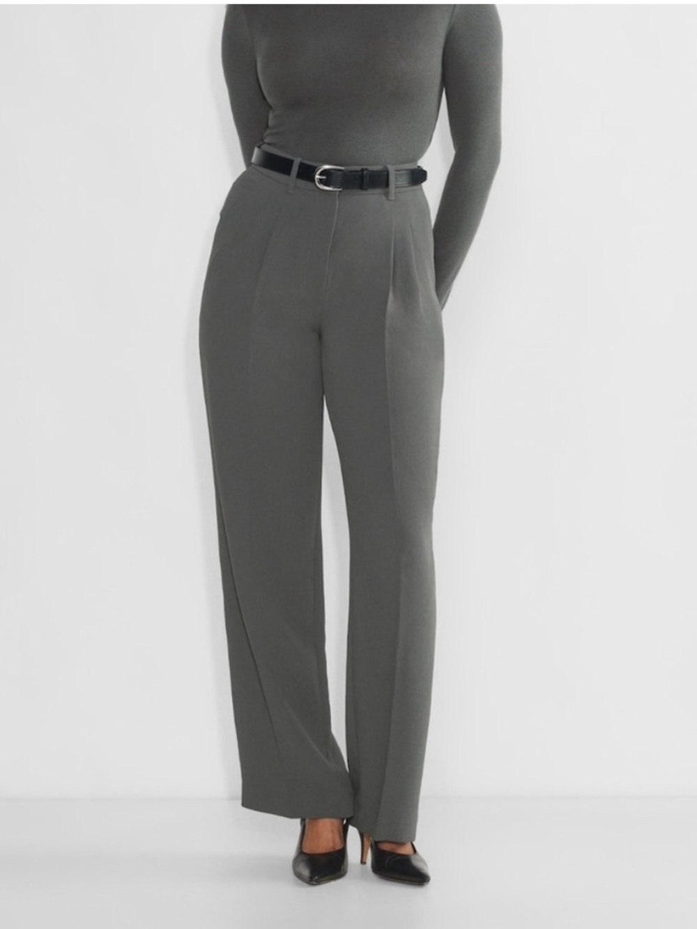 Aritzia The Effortless Pant size 12  in gray